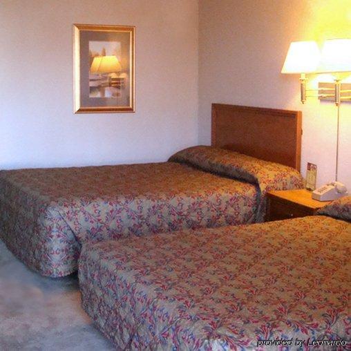 Rest Inn - Extended Stay, I-40 Airport, Wedding & Event Center Amarillo Room photo